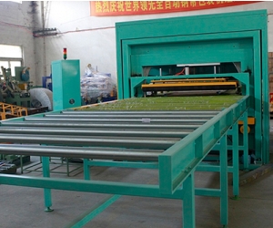 Door packing machine